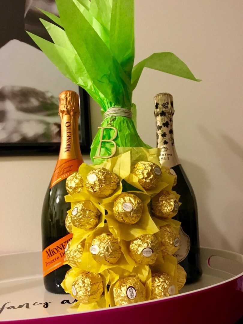 DIY ananás z cukríkov a šampanského: ako urobiť krok za krokom z fľaše - majstrovská trieda pre začiatočníkov, foto, video