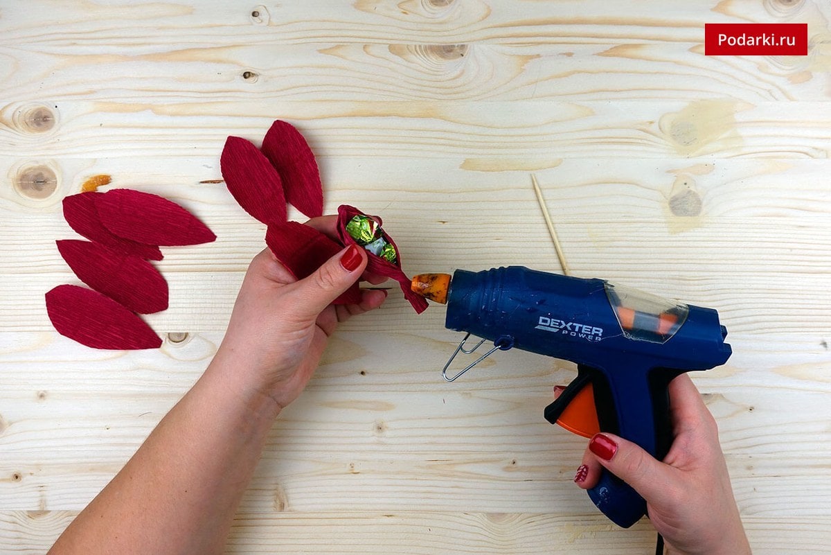 DIY kytica zo sladkostí krok za krokom: fotografická majstrovská trieda pre začiatočníkov