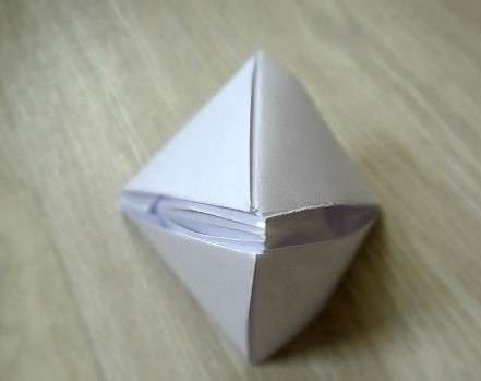 Origami papirbåde hvordan man laver en papirbåd trin for trin