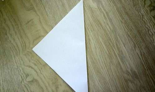 hvordan man laver en båd af papir i etaper
