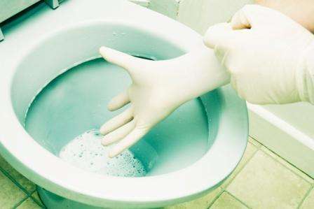 كيفية تنظيف المرحاض بحمض الستريك