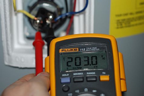 Foto - Kontrol af spændingen i termostaten