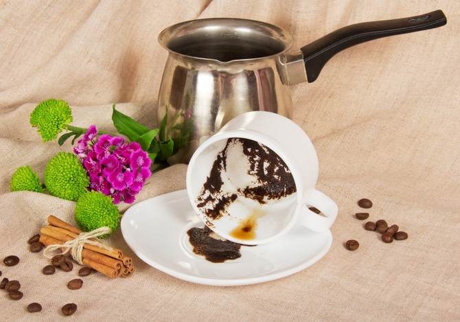 Käytetyt teelehdet ja kahvinporot ovat erinomainen lannoite.