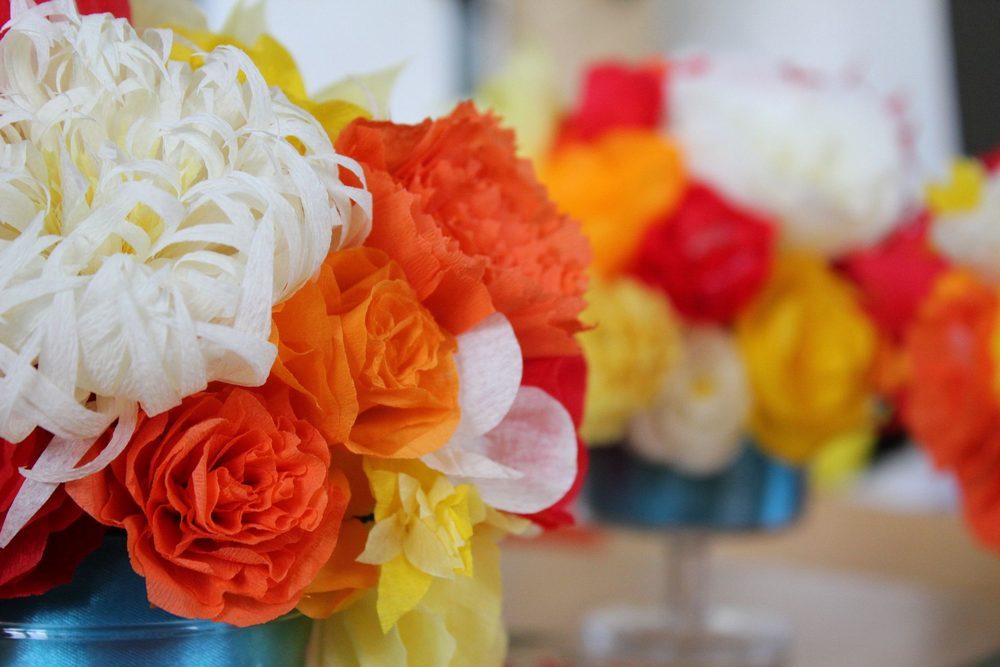 DIY bølgepapeblomster: de bedste mesterklasser og indretningstips