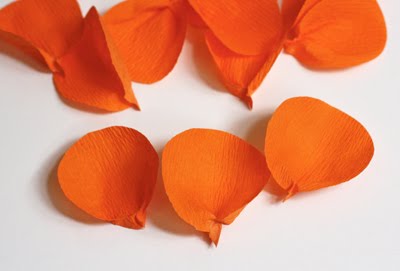 DIY papirblomster fotoeksempler: hvordan man laver håndværk til begyndere i en mesterklasse, hvad skal man gøre fra tyndt crepe -papir og fra tykt papir?