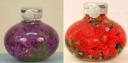 Muista, että mitä omaperäisempi pullo itse on, sitä parempi lopullinen kukka -koostumus näyttää. Voit käyttää pullon koristeluun nauhoja, helmiä tai siemenhelmiä.