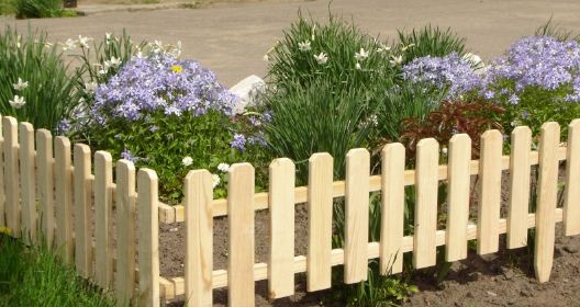 Sådan laver du et blomsterbed med dine egne hænder