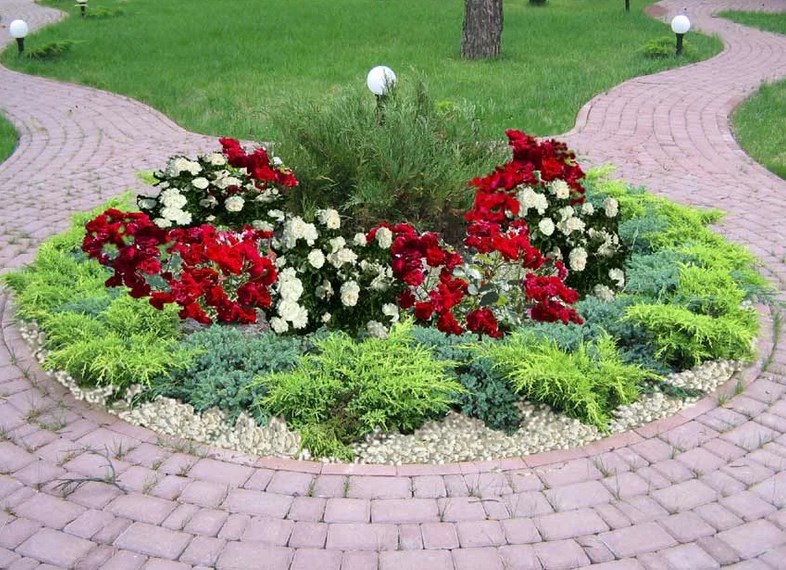 Sådan laver du et blomsterbed med dine egne hænder