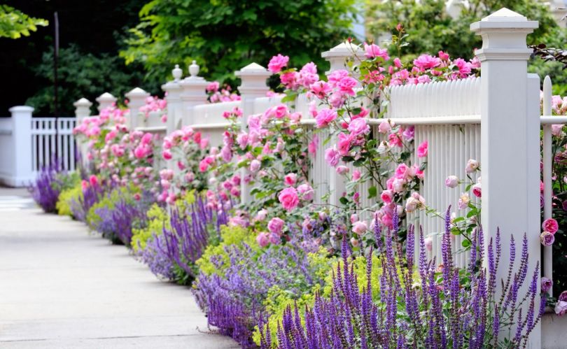 Sådan laver du et blomsterbed med dine egne hænder