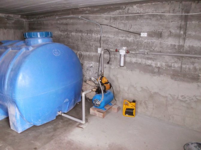 Πώς να αυξήσετε την πίεση στο σύστημα παροχής νερού σε μια ιδιωτική κατοικία: αιτίες χαμηλής πίεσης