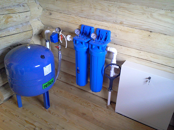 Tlak v systéme zásobovania vodou súkromného domu: špecifiká autonómnych systémov + spôsoby normalizácie tlaku