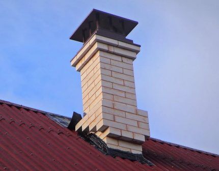 Installation og konstruktion af en mursten skorsten Prøvehoved med en kuppel