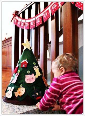 Stort juletræ til et barn