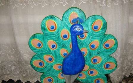 نصنع شخصية قطرية: طاووس