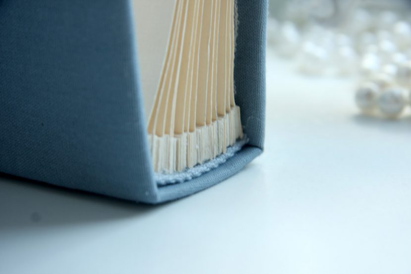 Δέσιμο με άλμπουμ δέσιμο με τεχνική scrapbooking