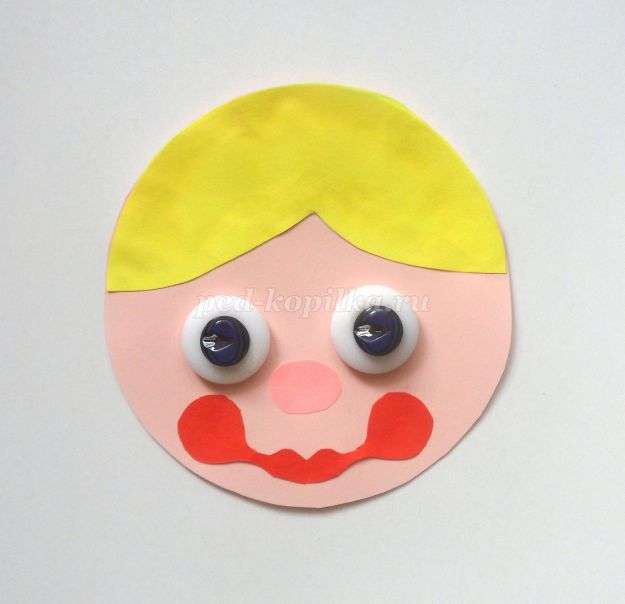 Ideer til interessant håndværk til Maslenitsa -ferien håndværk om temaet karneval