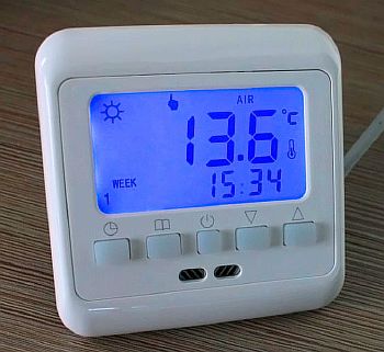 Foto - programovateľný termostat