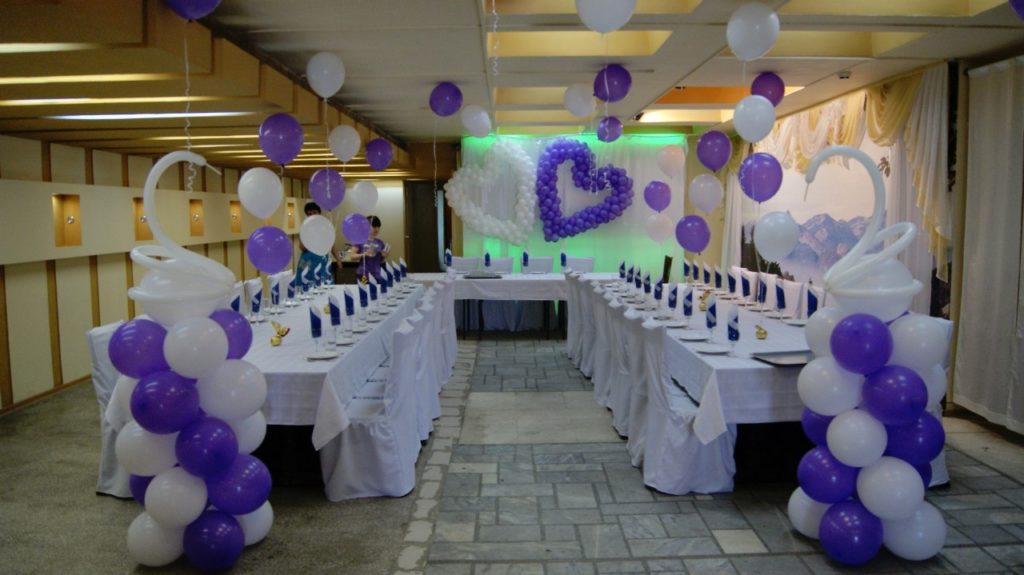 dekoration med balloner til et bryllup med egne hænder