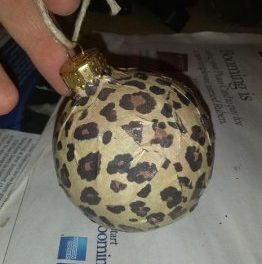 كيفية تزيين كرة عيد الميلاد