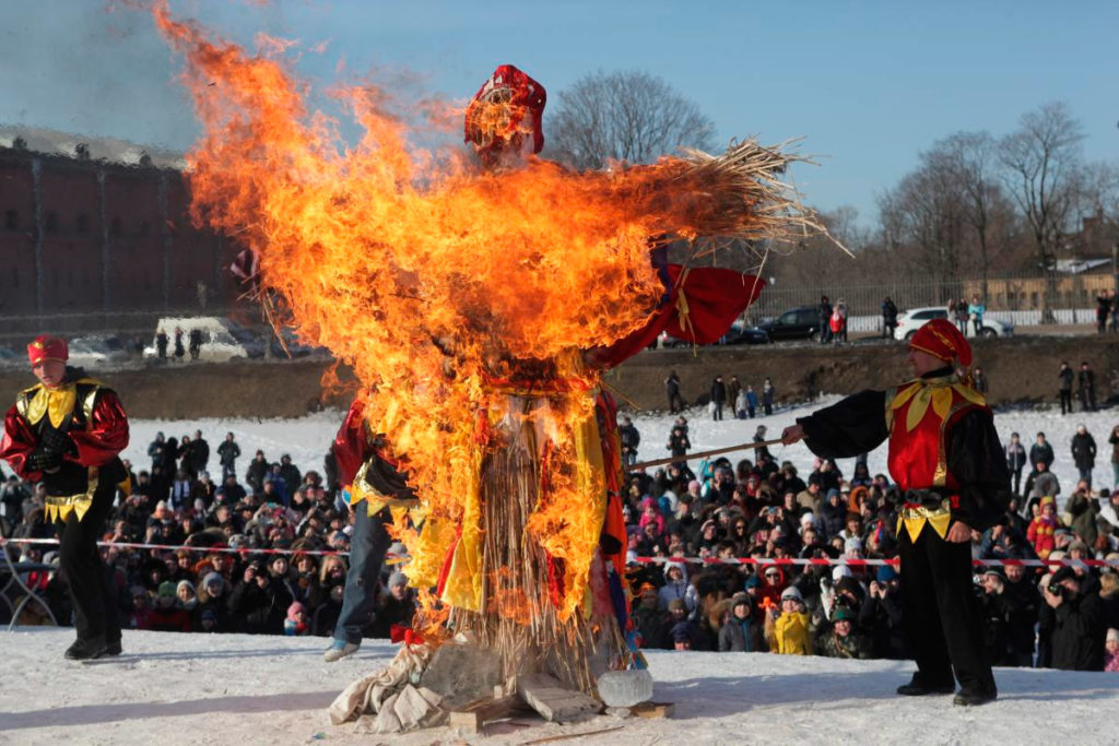 تقاليد وعادات Shrovetide