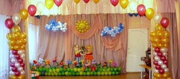 ozdobte sálu balónmi na promóciu