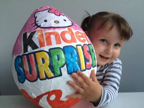 مفاجأة Papier-mâché Kinder