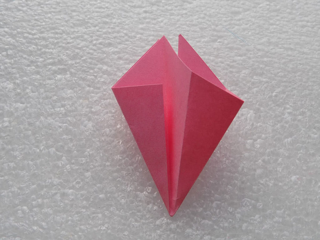 Origami lilje trin 6