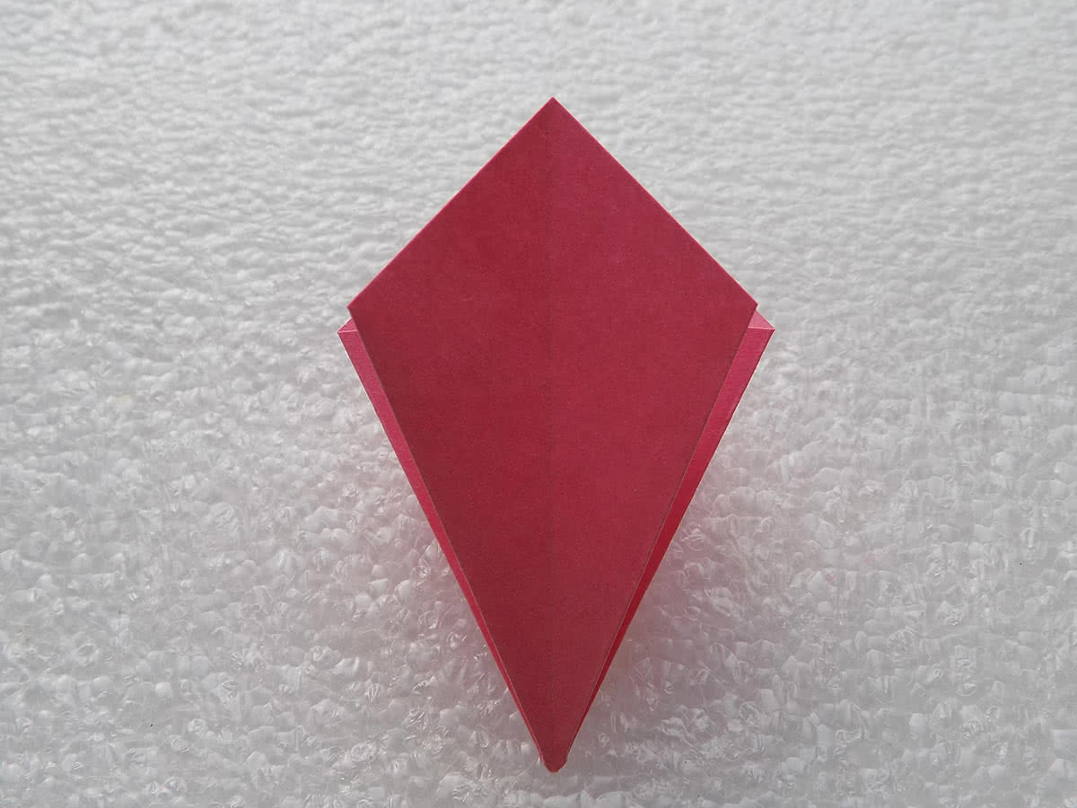 Origami ľalia, krok 8