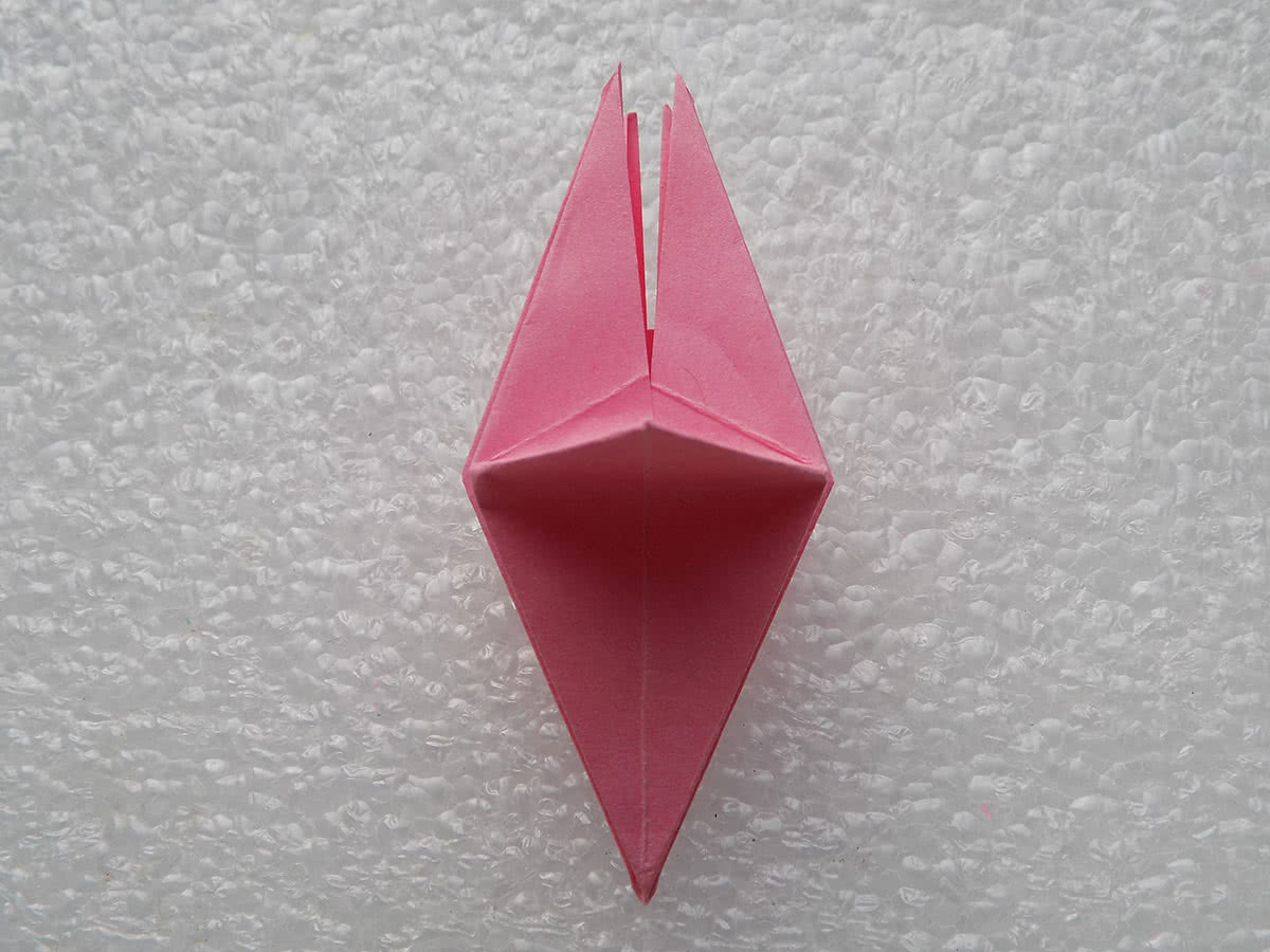 Origami ľalia, krok 13