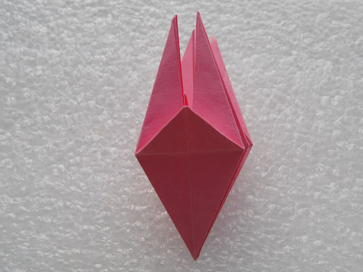 Origami ľalia, krok 14