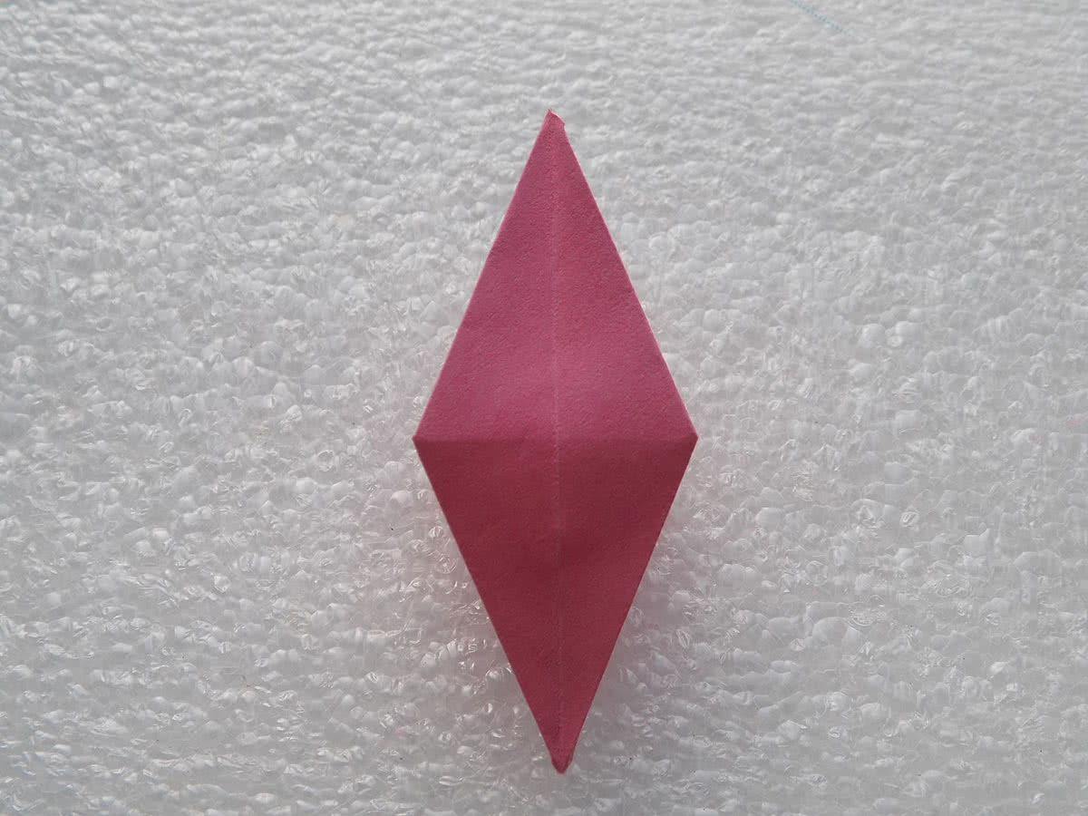 Origami ľalia, krok 18