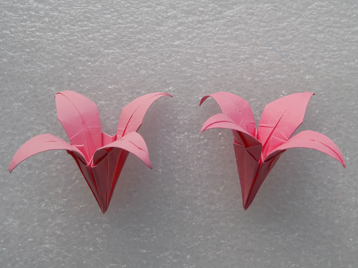 Origami ľalia, krok 23