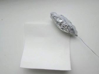 Sådan laver du en papirlilje i forskellige teknikker: DIY trin-for-trin instruktioner, de nødvendige værktøjer og materialer