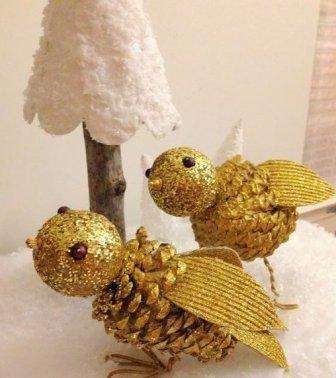 الطيور المخروطية الذهبية