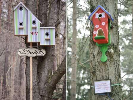 Du kan beskytte fuglehuset mod fugt ved at belægge det med lak. For at gøre huset originalt skal du male det med akryl med børnene. Sådan et fuglehus vil helt sikkert holde sæsonen og vil appellere til små fugle.