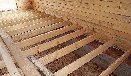 Lämpimät lattiat puutalossa: asennusominaisuudet