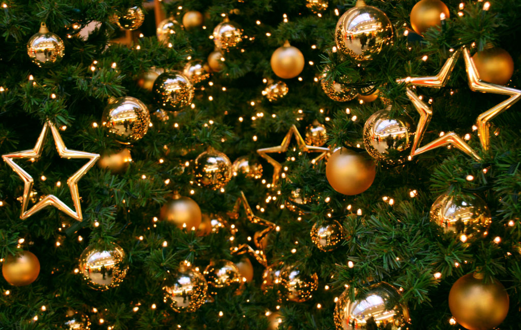 διακόσμηση χριστουγεννιάτικου δέντρου