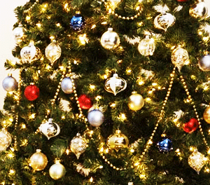 كيف تزين شجرة عيد الميلاد للعام الجديد 2017 بيديك
