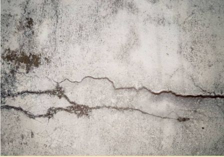 Odstránenie trhlín v betónových stenách