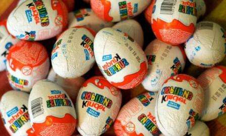 لإرضاء طفلك ، ما عليك سوى شراء Kinder Surprise