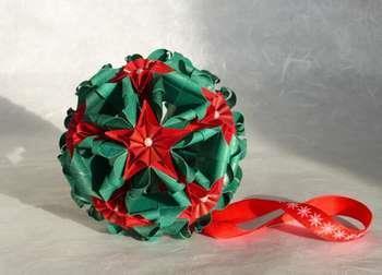 كرة عيد الميلاد الجميلة من وحدات اوريغامي