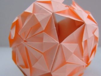 Kusudama fotoeksempler: hvad er det - hvordan man laver en magisk modulær kugle ud af papir med egne hænder, ordninger til samling af origami blomster