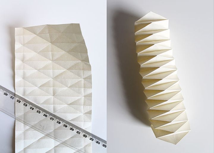 Podrobná montáž skladanej vianočnej gule origami