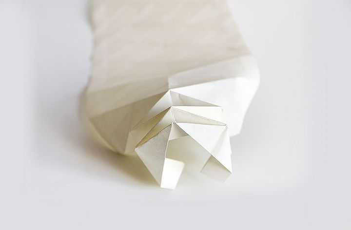 Podrobná montáž skladanej vianočnej gule origami