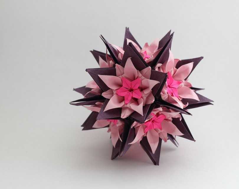 Kusudama fotoeksempler: hvad er det - hvordan man laver en magisk modulær kugle ud af papir med egne hænder, ordninger til samling af origami blomster