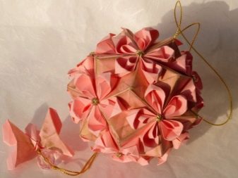 Kusudama fotoeksempler: hvad er det - hvordan man laver en magisk modulær kugle ud af papir med egne hænder, ordninger til samling af origami blomster