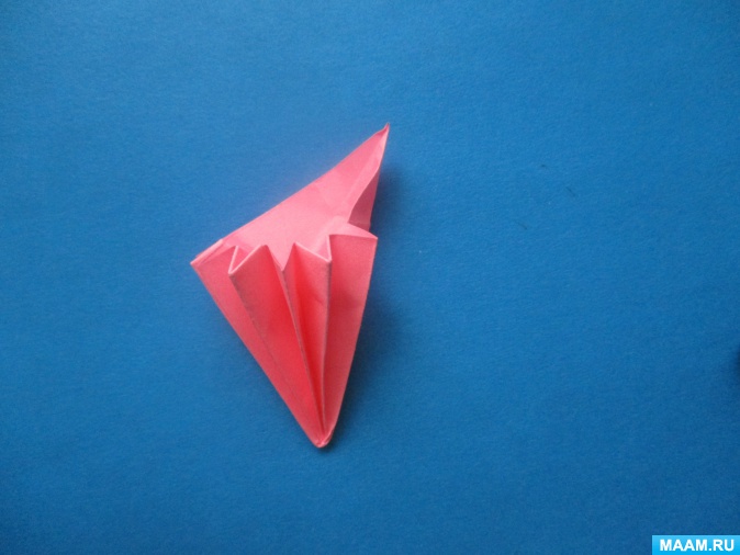 Príklady fotografií Kusudama: čo to je - ako vyrobiť magickú modulárnu guľu z papiera vlastnými rukami, schémy na zostavenie kvetov origami