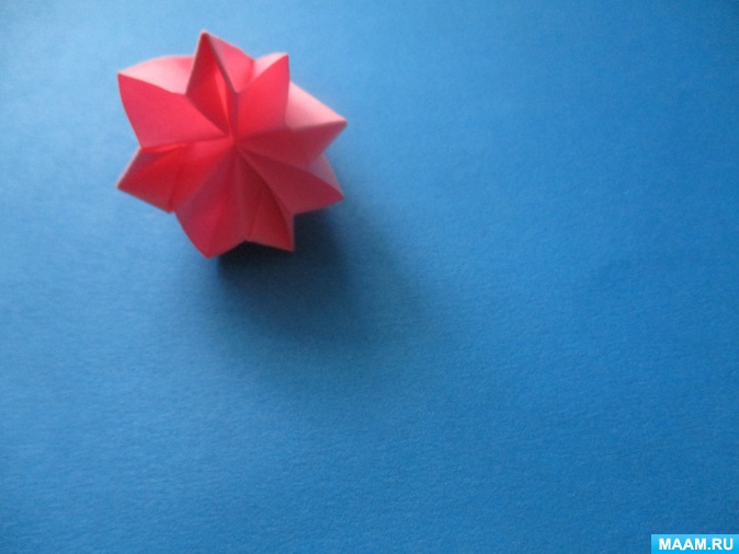 Kusudama fotoeksempler: hvad er det - hvordan man laver en magisk modulær kugle ud af papir med egne hænder, ordninger til samling af origami blomster