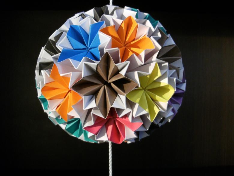 Kusudama: خيارات ، مخططات للصور كيفية صنع كرات kusudama من الورق