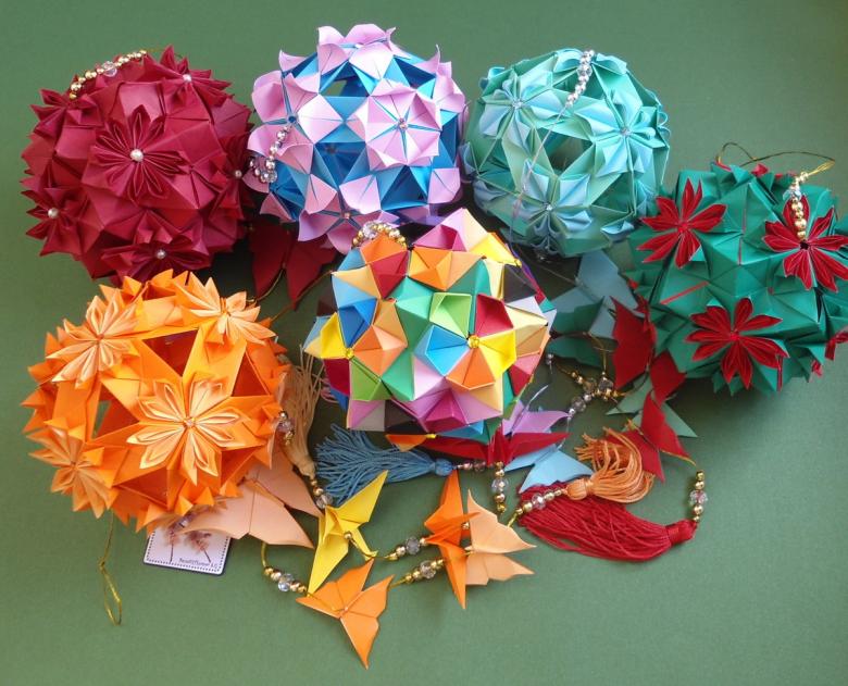 Kusudama: možnosti, fotografické diagramy, ako vyrobiť gule kusudama z papiera